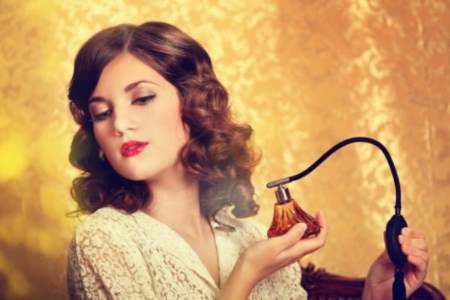 فوت فن عطر زدن | 8 راز عطر زدن خانم ها برای ماندگاری بیشتر بوی عطر 