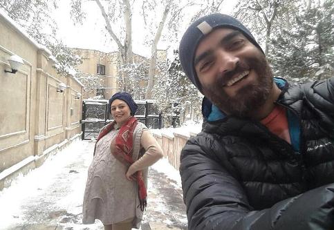 عکس سلفی ناصر و همسرش در یک روز برفی