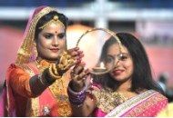 زنان هندی موهای خود را نذر معبد می کنند! عکس