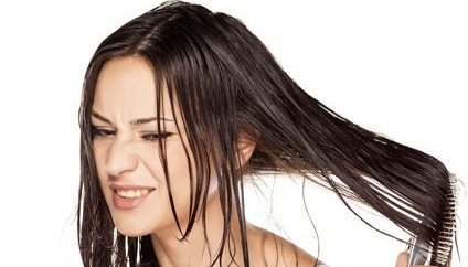 دلایل چربی موی سر,جلوگیری از چرب شدن مو,greasy hair