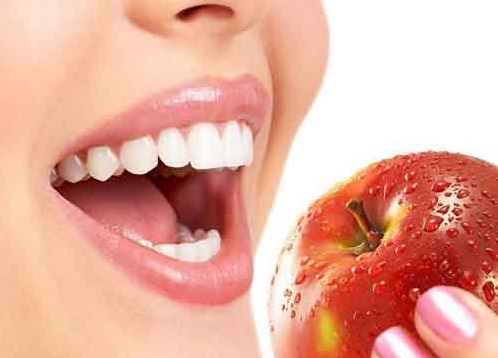 خوراکی و میوه های مفید برای دهان و دندان