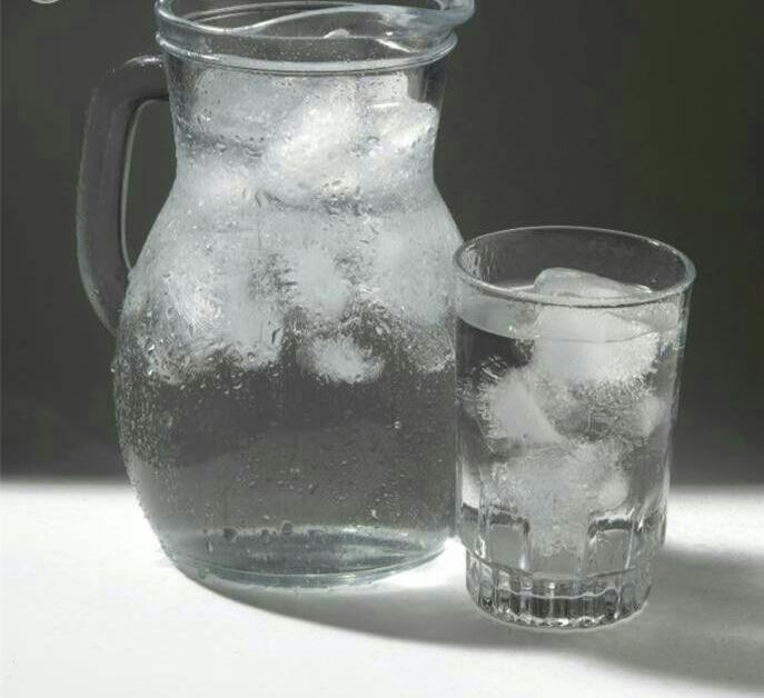 8 تا از مضرات خوردن آب سرد