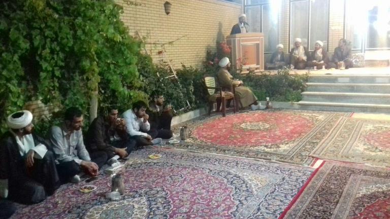 نشست مبلغین ماه مبارک رمضان و طلاب و روحانیون شهر قهدریجان  در دفتر امام جمعه با مسئولین شهر و شهرست