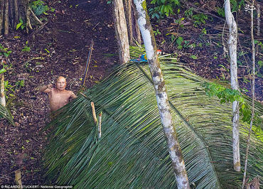 کشف یک قبیله بدوی در جنگل‌های آمازون (+عکس)