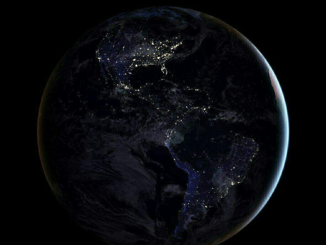 کره زمین در شب 