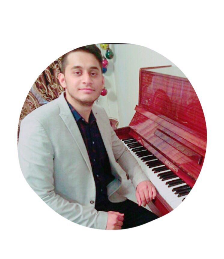 استاد شمس مدرس پیانو