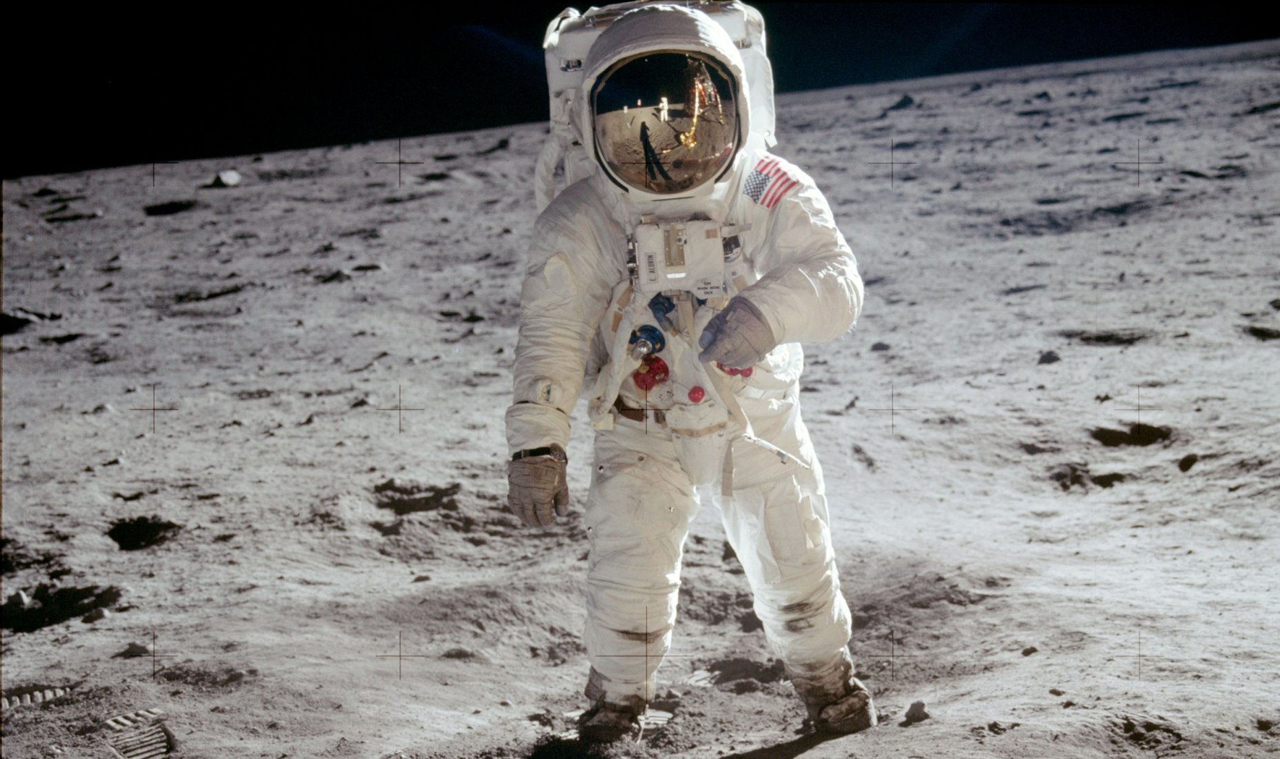 اگر ماموریت آپولو 11 شکست می خورد ناسا چه می کرد
