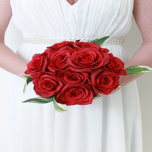 گالری عکس مدل های جدید دسته گل عروس با رز قرمز و سفید صورتی