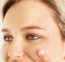 درمان های خانگی لکه های پوست صورت
