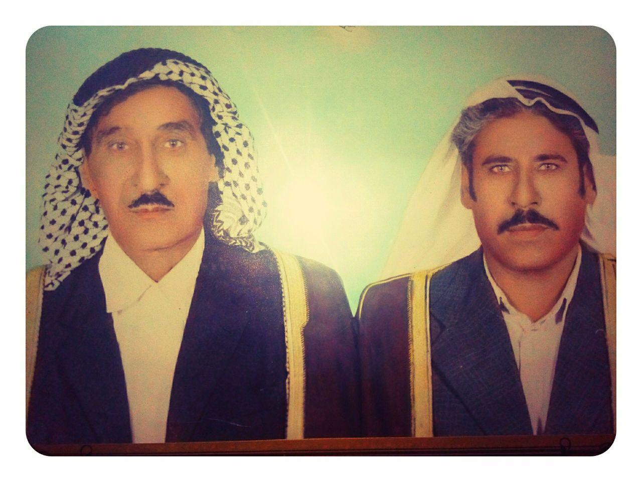 صورة الشیخ باقر بن طویهر ابن سویط مع نجله الشیخ کاظم 