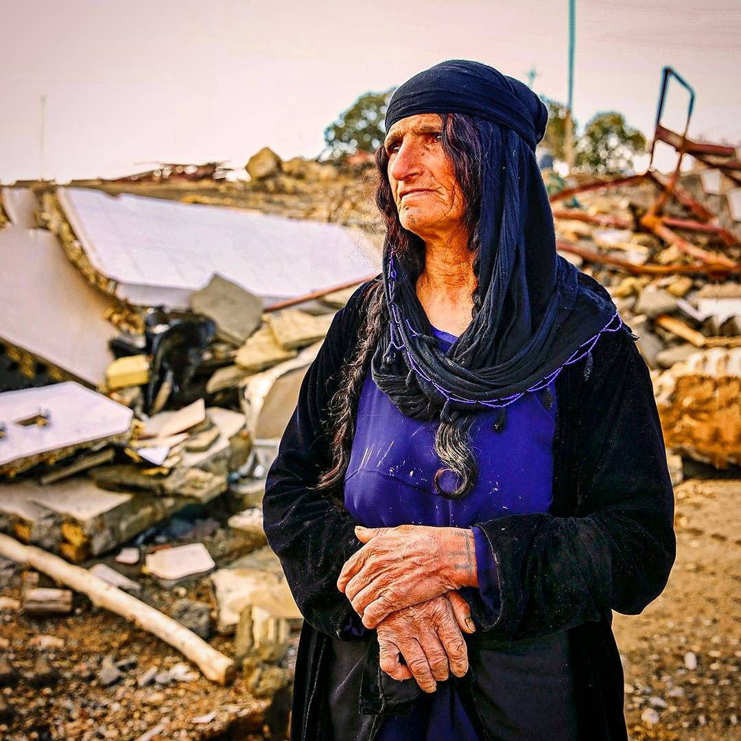 عکس غمگین و تنهایی بعد از زلزله کرمانشاه
