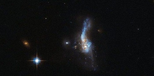  تصویر تلسکوپ فضایی هابل از ادغام دو کهکشان مارپیچی