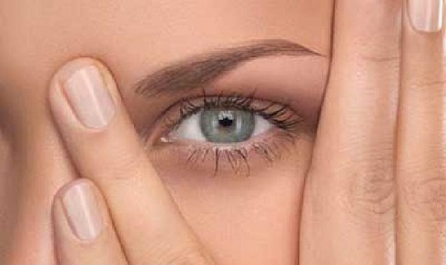  روش‌هایی ساده برای بهبود حلقه‌های تیره زیر چشم