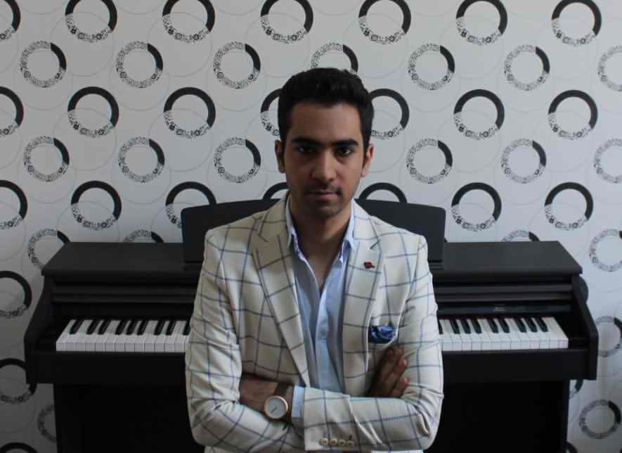 حسام یونسی مدرس پیانو
