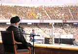 امام خامنه‌ای در ورزشگاه آزادی