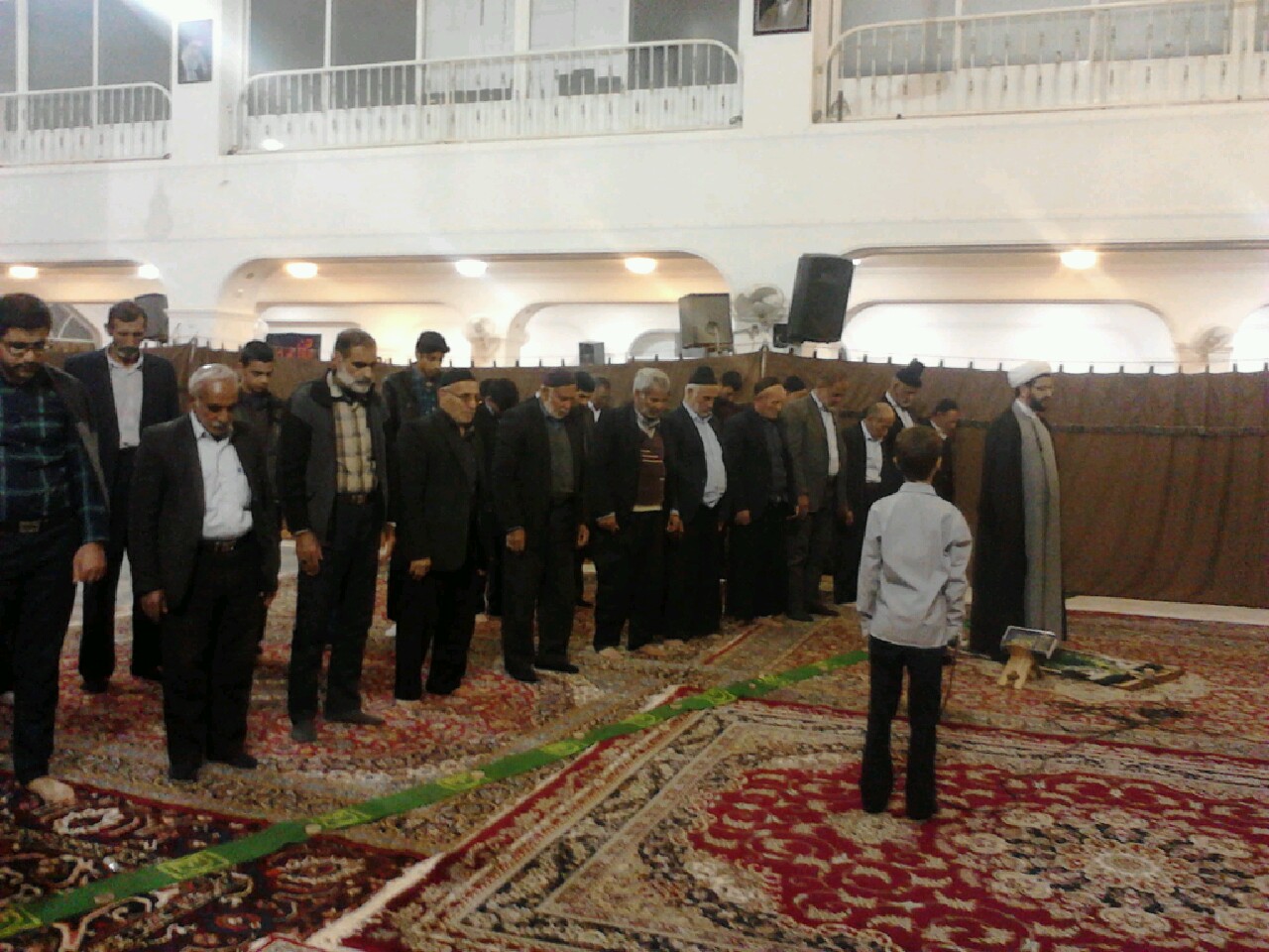 اقامه نماز جماعت در مسجد بلال به امامت امام جمعه محترم شهر قهدریجان