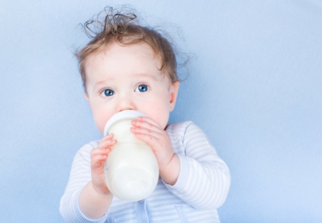 آلرژی به شیر (حساسیت به پروتئین شیر گاو) در نوزادان شیرخوار