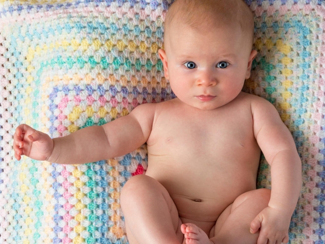 تشنج نوزاد: انواع، علل، علائم، عوارض و راه درمان