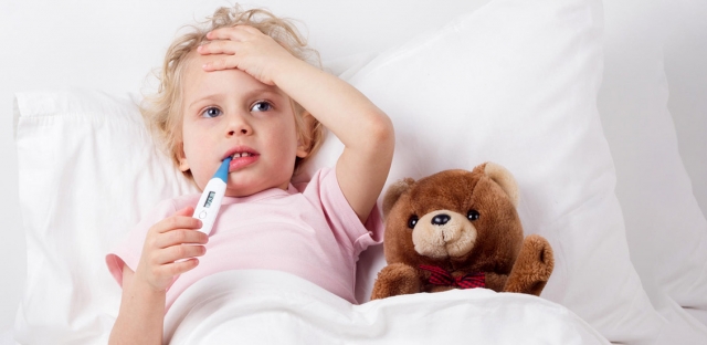 تشنج(ناشی از تب) در کودکان: انواع، علل، علائم، عوارض و راه درمان