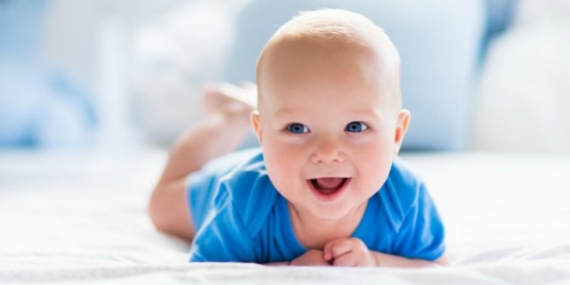 صاف شدن سر نوزاد (پلاژیوسفالی): انواع، علل، عوارض و راه درمان