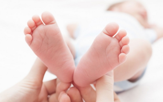 صافی کف پای کودکان: انواع، علل، علائم و راه درمان