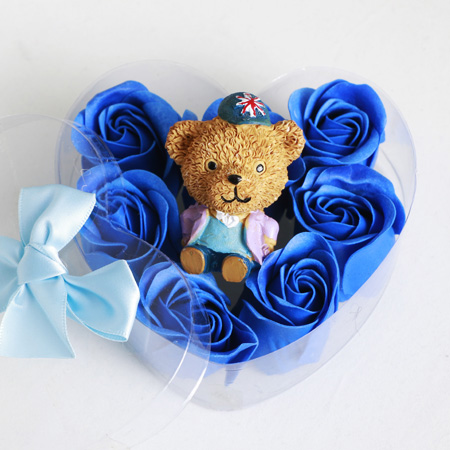 پکیج کادویی عروسک خرس و گل عطری طرح Romantic
