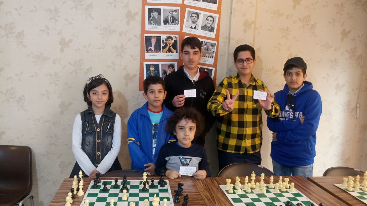 مسابقات شطرنج در مدرسه شطرنج پارس
