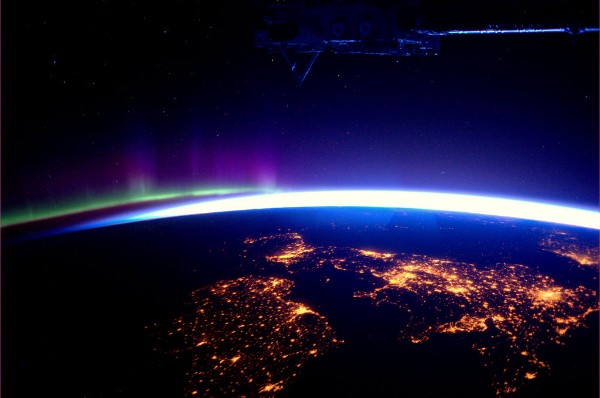 فضانوردان چه منظره ای از کره زمین رو مشاهده میکنن؟ + عکس