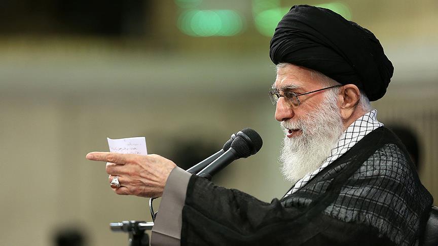 توصیه مهم اقتصادی امام‌خامنه‌ای در حرم مطهر امـــام