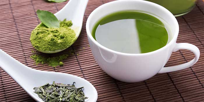 خواص بی نظیر چای سبز در درمان بیماری ها + مضرات احتمالی