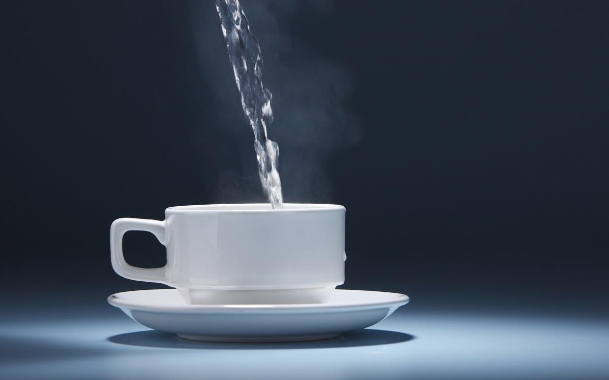 خواص نوشیدن آب گرم برای سلامتی