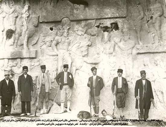 عکس ناصرديوان ، كريم خان بهبهاني و تعدادی از مبارزین کازرونی