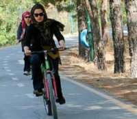 خانم ها اجازه دوچرخه سواري در طرقبه و شانديز را ندارند