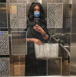عکس مريم معصومي در آسانسور 
