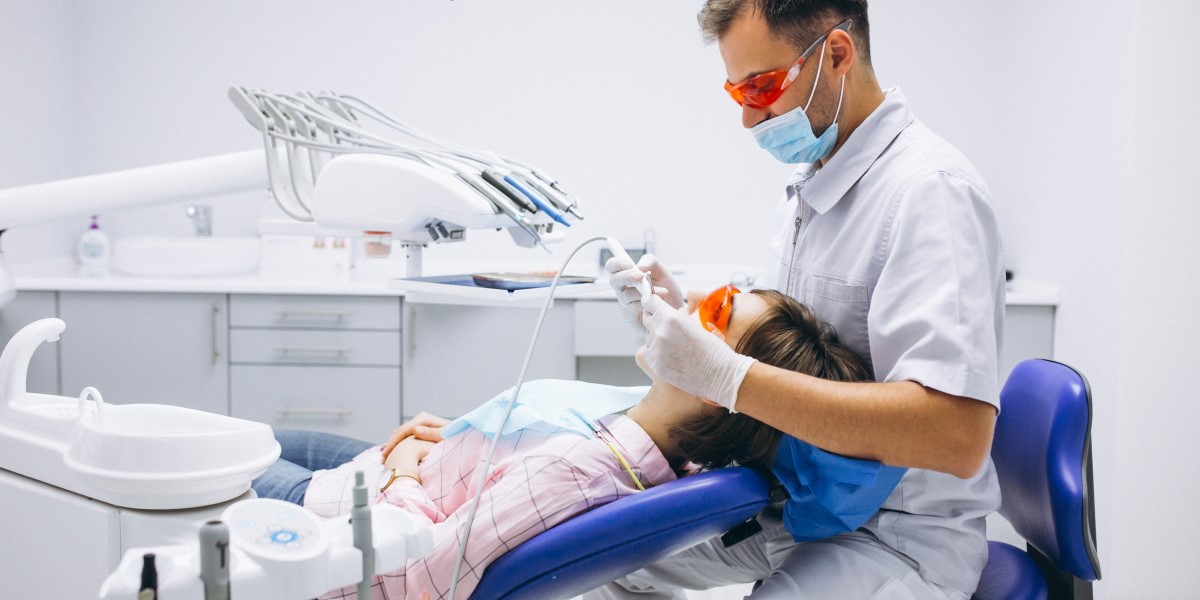 در دوره دستیار دندانپزشک چه مباحثی تدریس میشود؟
