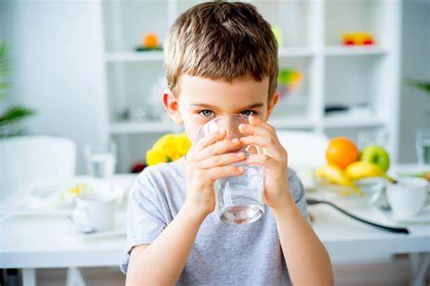 نوشیدن آب از ظرف مشترک و بیماری های منتقل شده از راه دهان