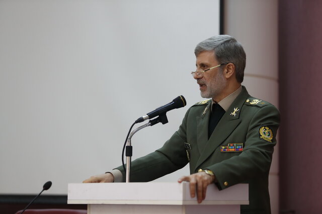 وزیر دفاع : مشارکت حداکثری در انتخابات تضمین کننده امنیت و آینده مردم است