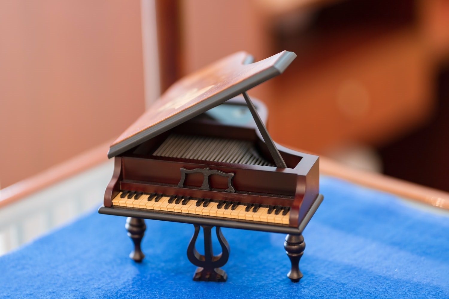 چگونه بهترین پیانو آکوستیک را انتخاب کنیم؟