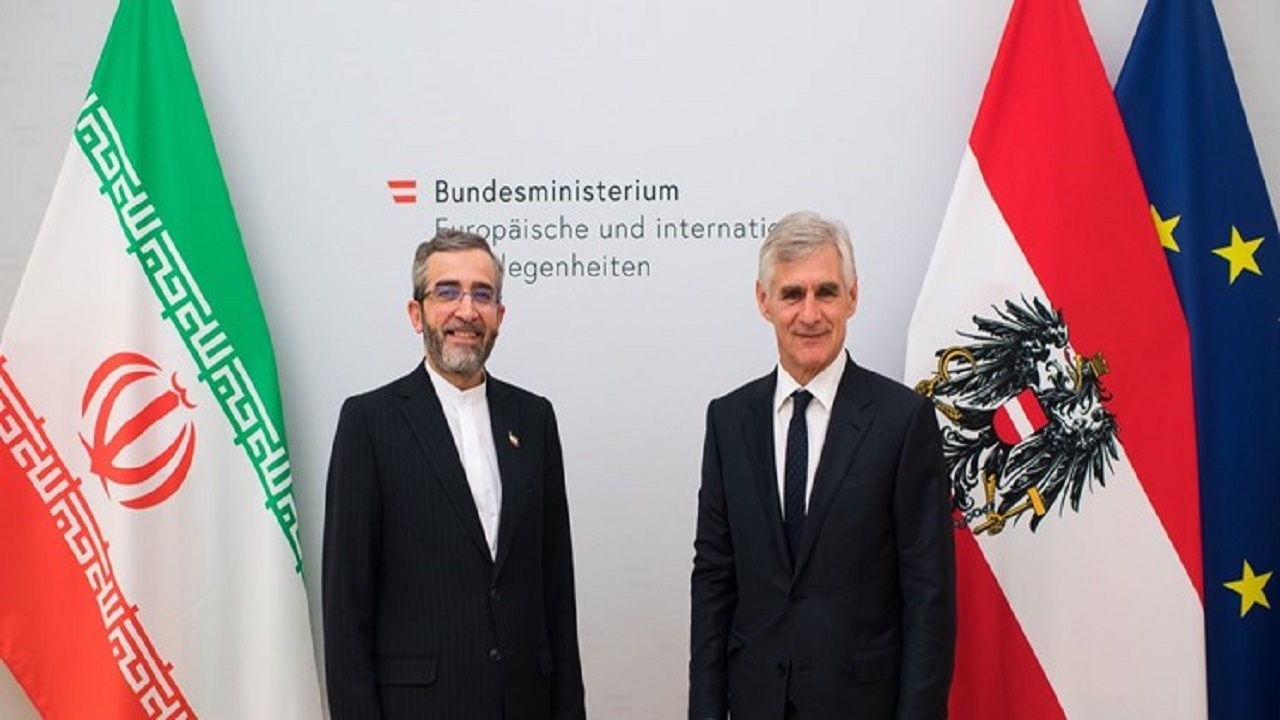 وزیر خارجه اتریش در دیدار با علی باقری و رابرت مالی بر تلاش‌های وین برای رسیدن به توافق درباره بازگشت به اجرای کامل برجام تأکید کرد.