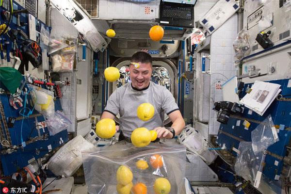 فضانوردان چه میخورند