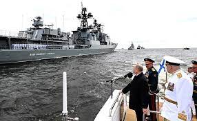 خودنمایی ناوهای ایرانی در بزرگترین رژه نیروی دریایی روسیه - ایرنا