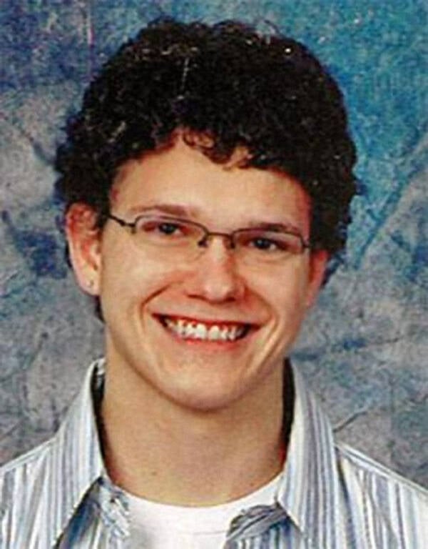 دانشجوی 19 ساله که هنوز معلوم نیست چگونه هنگام تلفن زدن ناپدید شد
