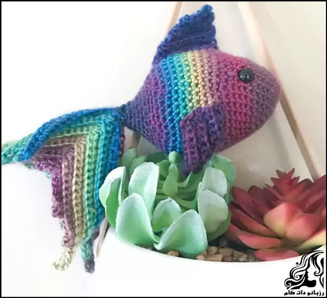 https://rozup.ir/view/3808753/crochet%20little%20fish%20tutorial-03.webp