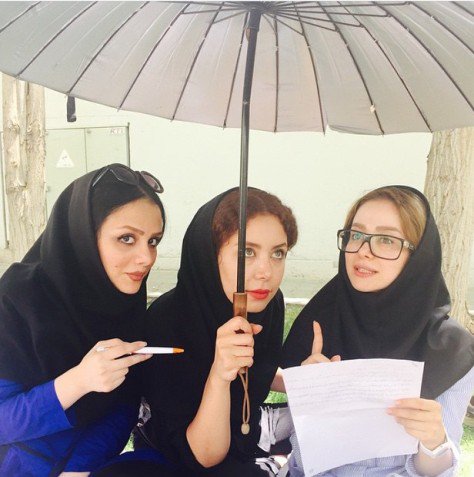 الناز حبیبی با دختر های همکلاسی دانشگاه +عکس
