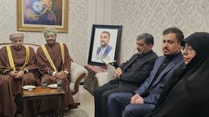 ‫وزیر خارجه عمان در منزل «شهید امیرعبداللهیان» حضور یافت‬‎