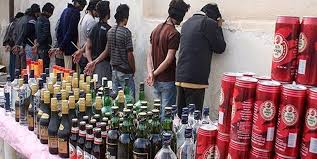 ‫حکم اعدام ۴ توزیع کننده مشروبات مرگبار در کرج صادر شد‬‎