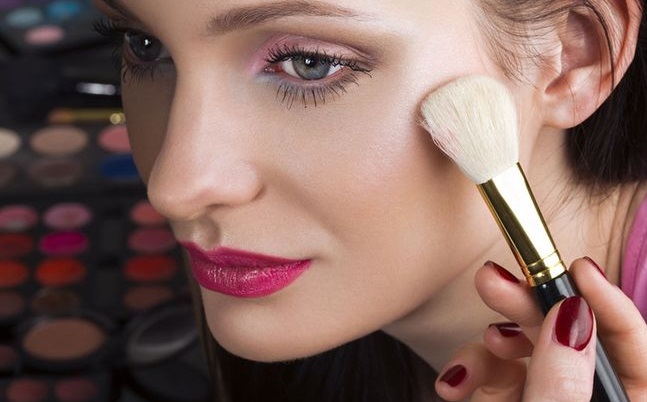 15 ترفند آرایشی برای داشتن ابروهای فوق‌العاده 
