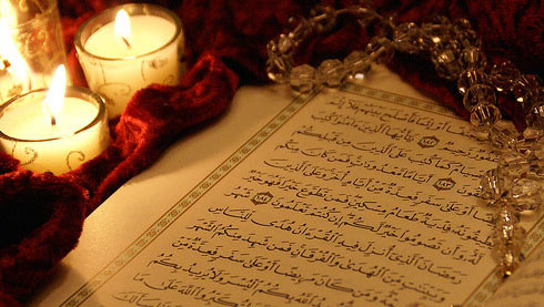 رمز ستایش و نکوهش های انسان در قرآن 
