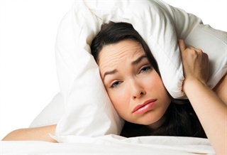 6 عادت غلط که‌ شما را بی‌خواب می‌کند