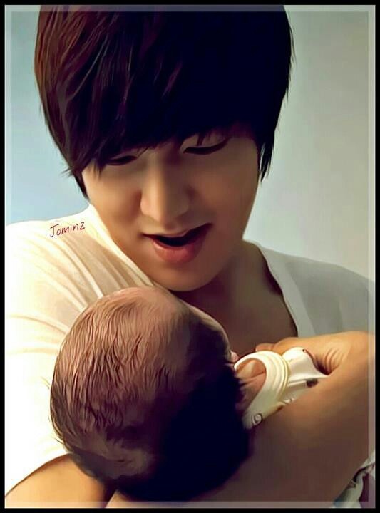 Lee Min Ho Photoshot With Baby - فوتوشات لی مین هو با بچه 